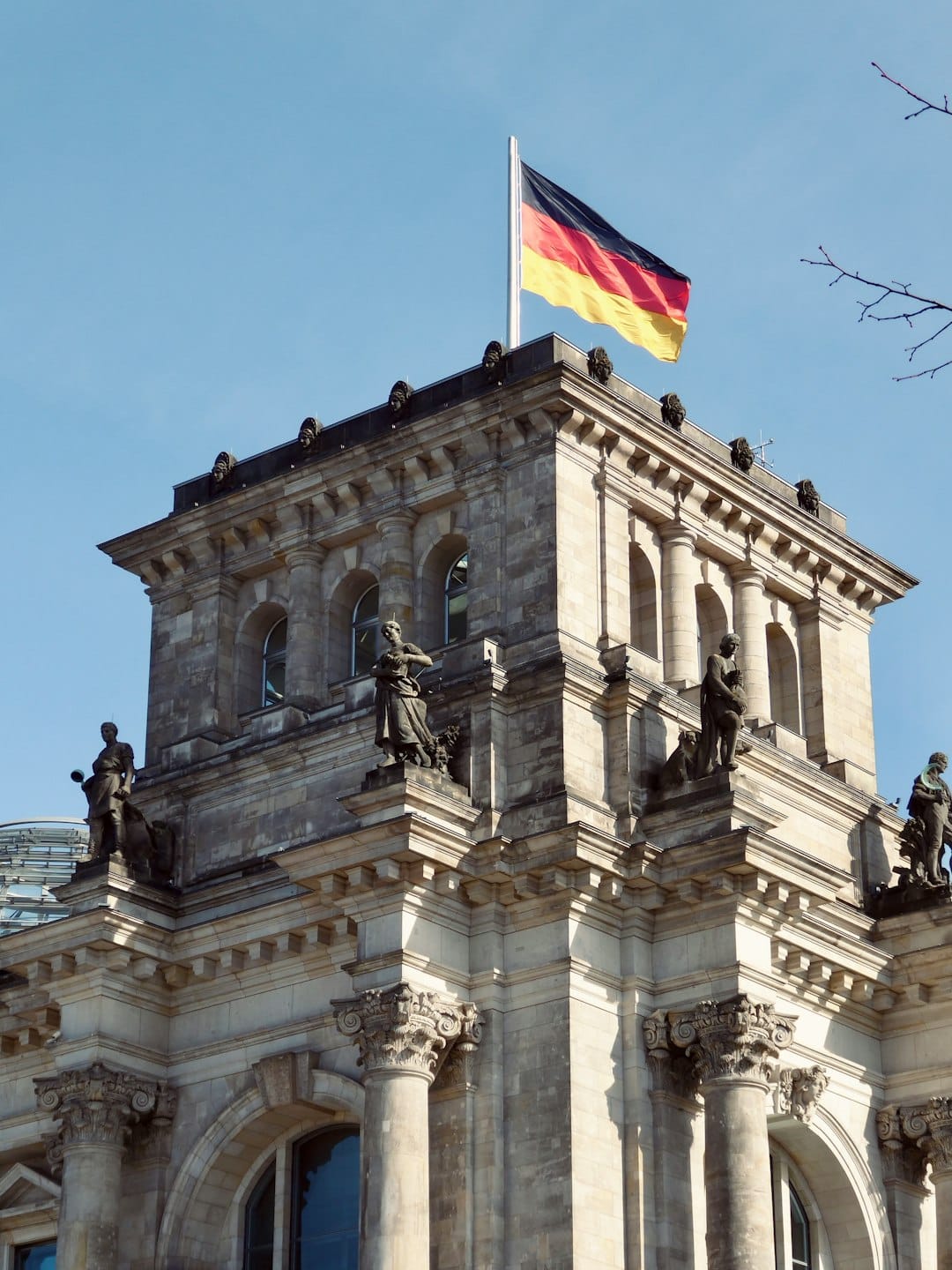 Article image by Elina J. Pilz