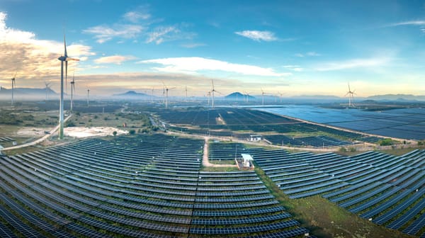 Australia’s Climate Paradox: Record Renewables Meet Rising Denial as COP31 Nears – What’s Next?