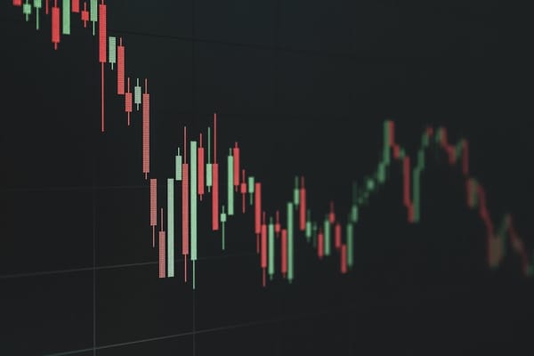 Apollo’s $8 Billion Redemption Wave: What Private Credit Investors Need to Know Now