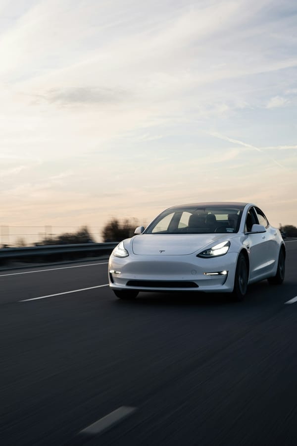 Tesla Owners in Tennessee: Lemonade's New FSD Insurance Discount Cuts Mileage Costs by 50%