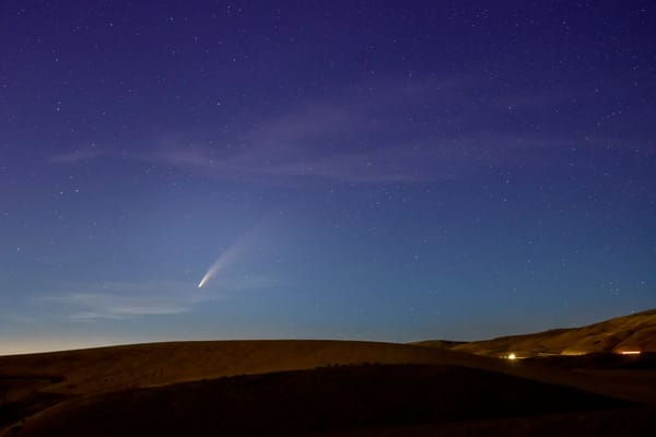 Comet NEOWISE Over the Adriatic: A 2026 Night Sky Spectacle You Must See