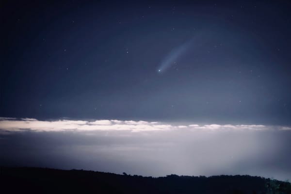 Comet NEOWISE Over the Adriatic: A Stunning Dawn Display Captured in 2026