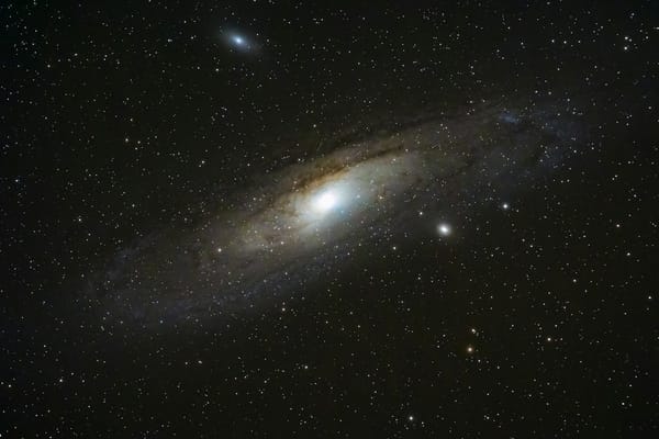 How 223 Exposures Reveal Andromeda: The Real Science Behind Your Favorite Galaxy Photos