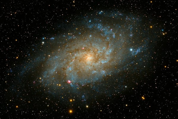M83: Galaksi Pinwheel Selatan Mengungkap Rahasia Kosmiknya