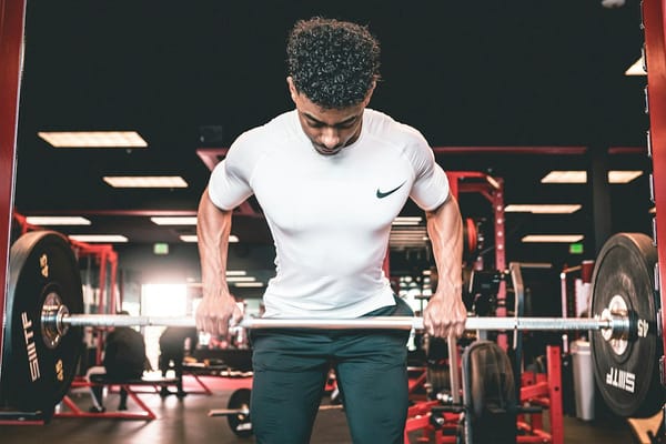 How Elite Lifters Use Words to Build Confidence: New Study Reveals Mental Strategies